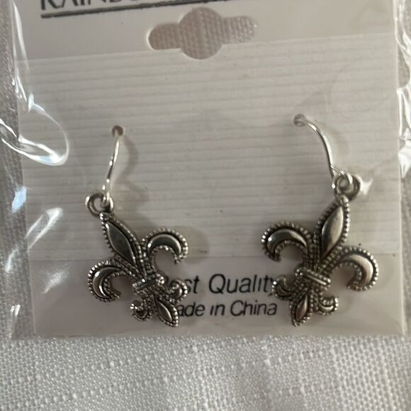 RAINBOW COLLECTION SILVER COWGIRL AND FLEUR DE LIS EARRINGS.  NEW - Picture 3 of 4